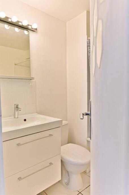 Apartment Proche Canal Saint Martin - Ii *