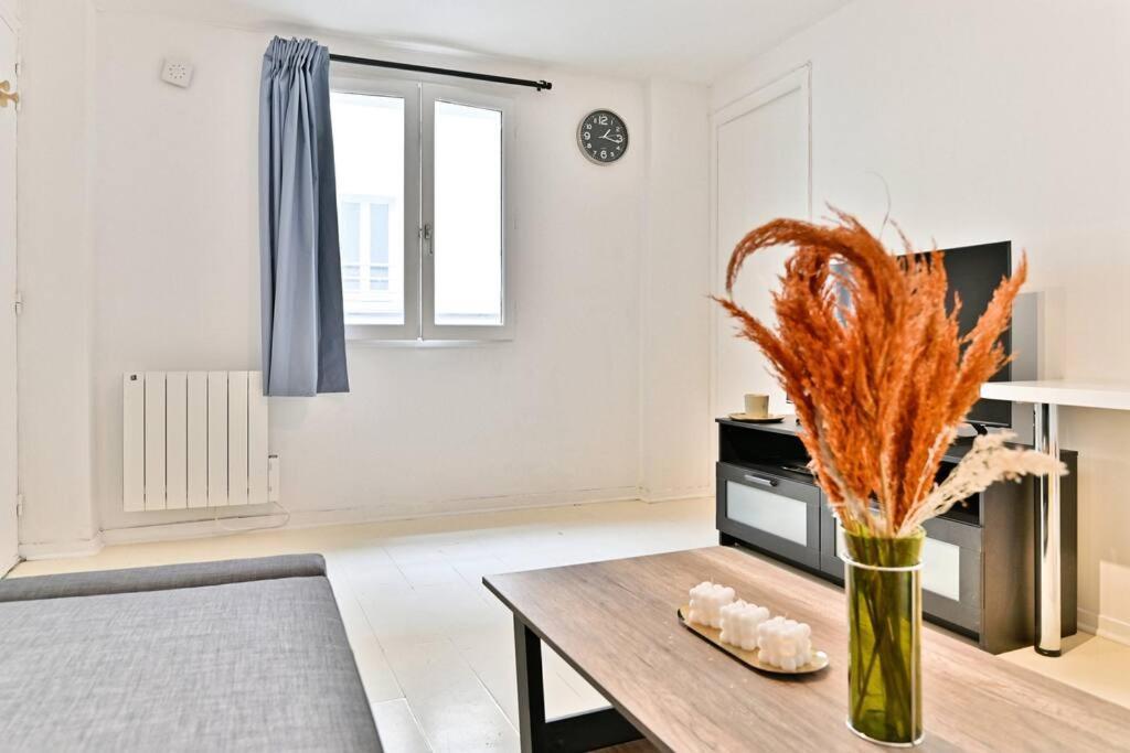 Apartment Proche Canal Saint Martin - Ii